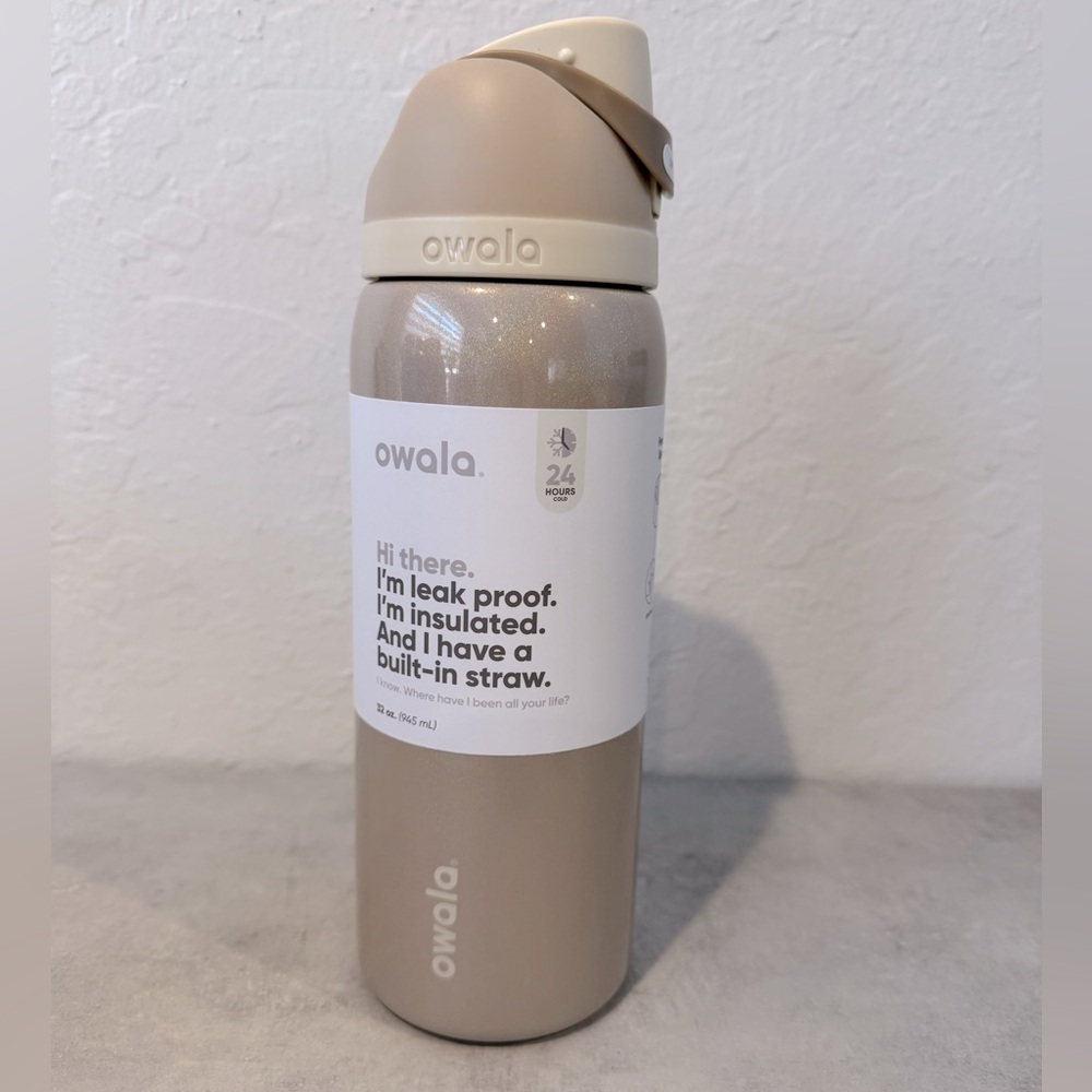Owala 32oz FreeSip Holiday Magic